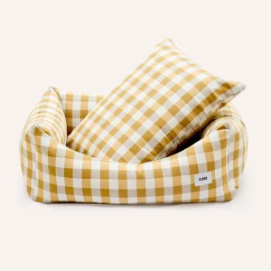 Gingham honeybee dogbed
